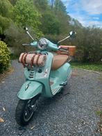 Vespa Primavera PIC NIC 50cc, muntgroen, Fietsen en Brommers, Ophalen, Zo goed als nieuw