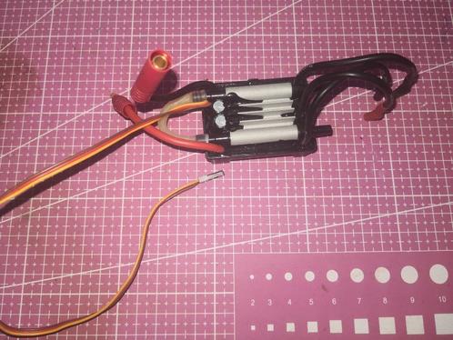 Esc turnigy marine 60a, Hobby en Vrije tijd, Modelbouw | Boten en Schepen, Zo goed als nieuw, Ophalen of Verzenden