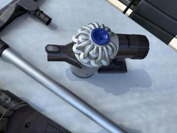 Aspirateur Dyson V6 (SV03), Electroménager, Aspirateurs, Enlèvement ou Envoi, Utilisé, Réservoir, Aspirateur