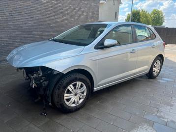 Volkswagen polo met schade, Auto's, Voorwielaandrijving, Stof, Zwart, Handgeschakeld