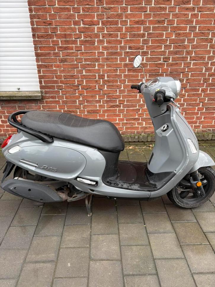 Brommer sym fiddle, Fietsen en Brommers, Scooters | SYM, Gebruikt, Fiddle, Benzine, Ophalen