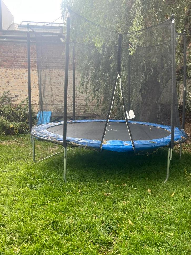 Trampoline met blauwe beschermranden en rits, Kinderen en Baby's, Speelgoed | Buiten | Trampolines, Nieuw, Ophalen