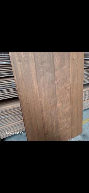 Hout gevelplanchet  beschikbaar voor biedingen