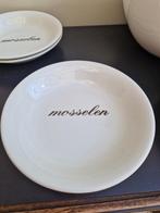 6 mosselborden en 1 grote kom, Huis en Inrichting, Keuken | Servies, Ophalen, Zo goed als nieuw, Porselein, Bord(en)