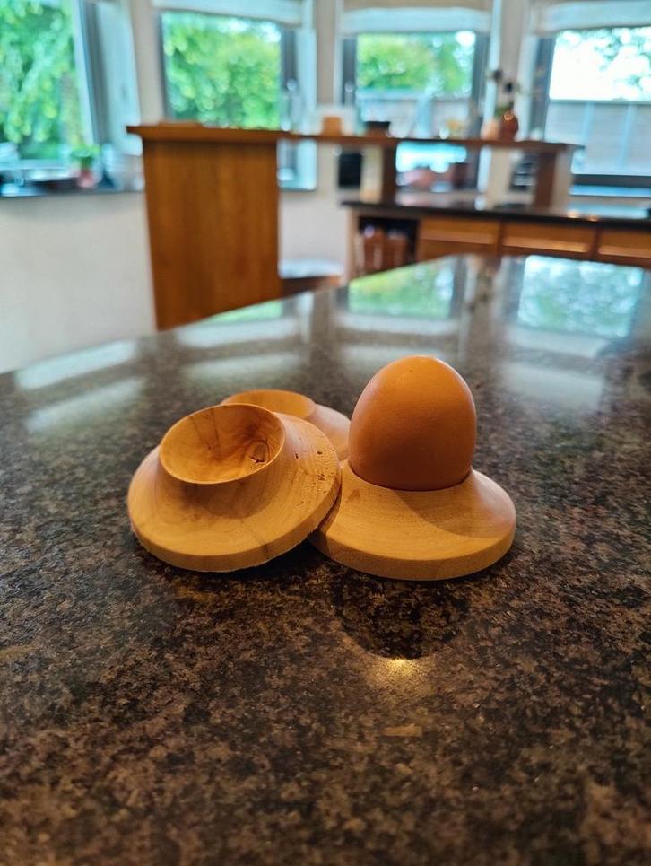 Handgedraaid Houten Eierdopje, Huis en Inrichting, Keuken | Servies, Zo goed als nieuw, Ophalen
