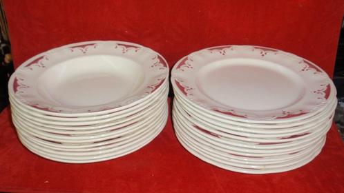 Compleet 24 delig Boch borden servies, Antiek en Kunst, Antiek | Servies compleet, Ophalen of Verzenden