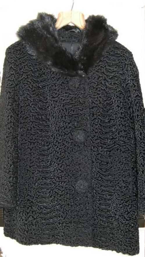 zwarte warme bouclet jas, Kleding | Dames, Jassen | Winter, Zo goed als nieuw, Maat 42/44 (L), Zwart, Ophalen of Verzenden