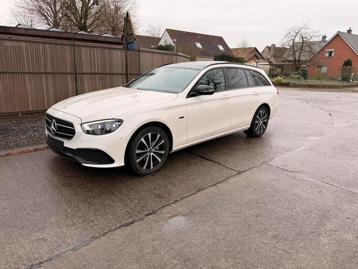 Mercedes E300 e - Essence/électrique - 84 000km - 2022, Autos, Mercedes-Benz, Entreprise, Achat, Classe E, Caméra 360°, ABS, Caméra de recul