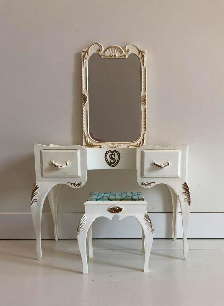 vintage speelgoed kaptafel en kruk Sindy / Barbie jaren 70, Antiek en Kunst, Antiek | Speelgoed, Ophalen of Verzenden