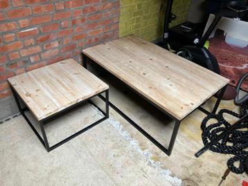 Salontafel en bijzettafel beschikbaar voor biedingen