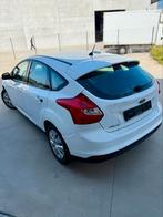 FOCUS - BENZINE - MANUEEL - 11/14 - 70.750km - BUDGET, Auto's, Euro 5, Stof, Zwart, Wit