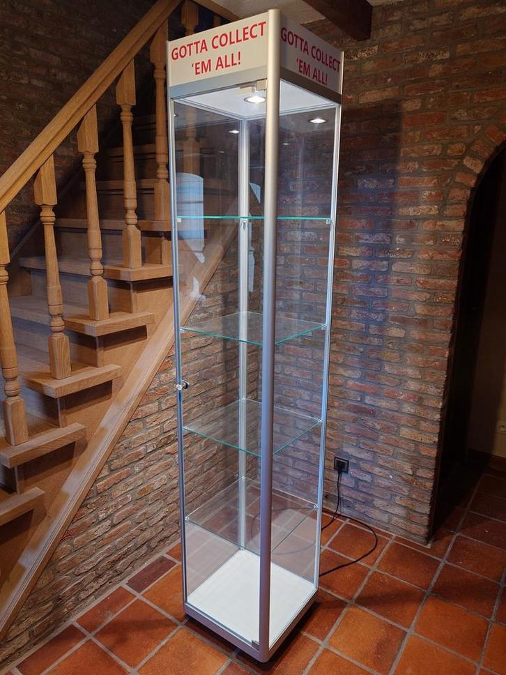 Vitrine kast van Game Mania, Huis en Inrichting, Kasten | Overige, Ophalen