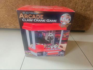 Arcade claw crane game beschikbaar voor biedingen