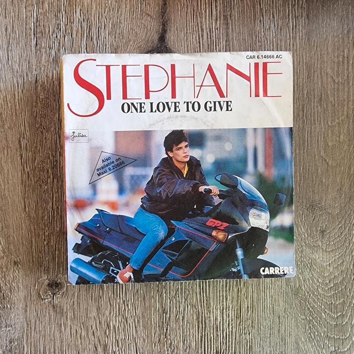 7" Stephanie - One love to give, Cd's en Dvd's, Vinyl Singles, Gebruikt, Single, Pop, 7 inch, Ophalen of Verzenden