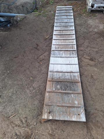 Loopplank voor dieren beschikbaar voor biedingen