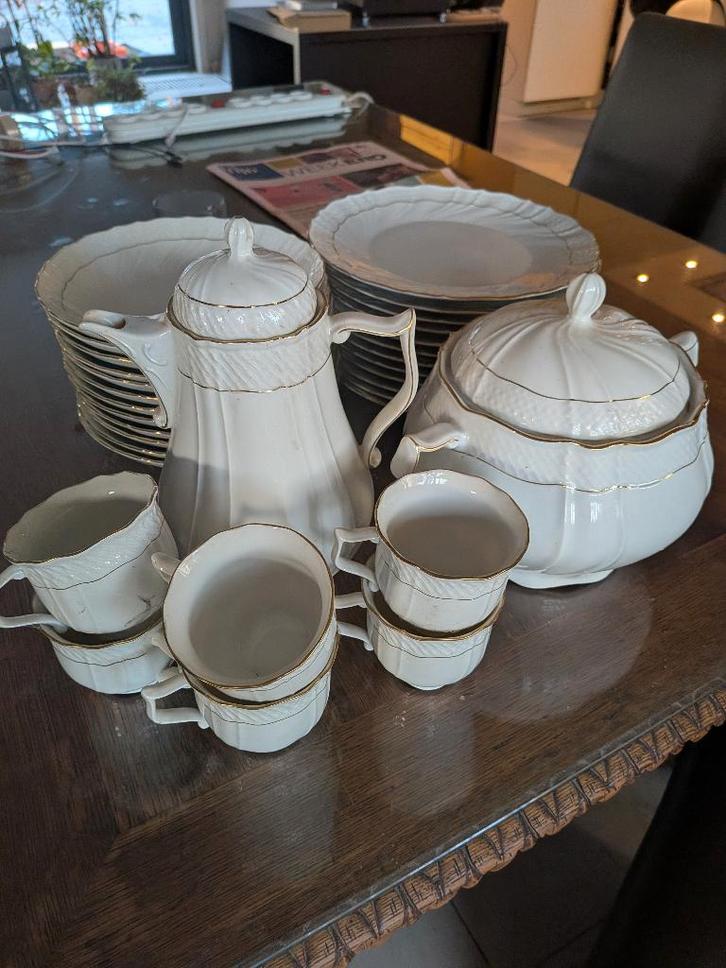 Porseleine servies shirnding met goude rand, Antiek en Kunst, Antiek | Servies compleet, Ophalen