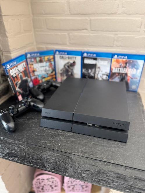 PlayStation 4 (500GB) + 2 controllers + 5 games, Games en Spelcomputers, Spelcomputers | Sony PlayStation 4, Gebruikt, 500 GB