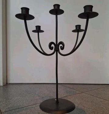 Kandelaar  beschikbaar voor biedingen