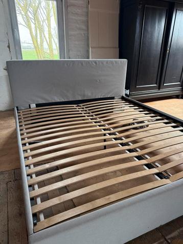2 pers. Bed 1.80 bij 2.00 beschikbaar voor biedingen