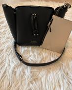 Guess tas met portemonnee, Handtassen en Accessoires, Tassen | Damestassen, Ophalen, Gebruikt
