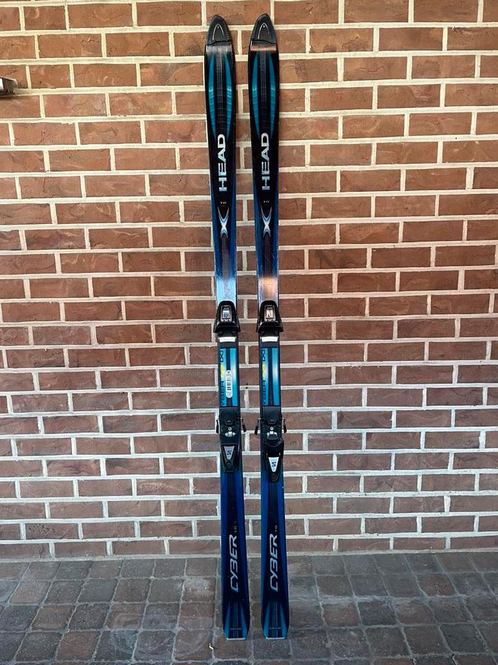 Twee Skisets (ski’s, laarzen, stokken, draagtas), Sport en Fitness, Skiën en Langlaufen, Zo goed als nieuw, Stokken, Ski, Ophalen