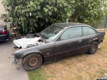 Alle onderdelen e36 318is 318i coupe beschikbaar voor biedingen