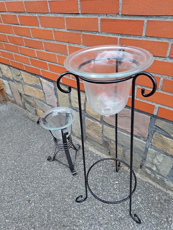 2 staanders met glazen kuip,bloempot,siervaas, Tuin en Terras, Bloembakken en Plantenbakken, Zo goed als nieuw, Ophalen