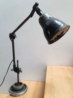 Ancienne lampe d'atelier industrielle / abat jour émaillé, Antiek en Kunst, Antiek | Verlichting, Ophalen
