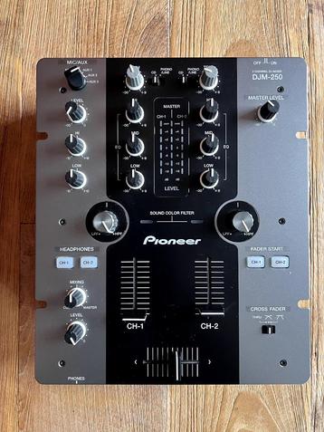 Pioneer DJM-250 DJ-mixer Zwart 2 Kanaals beschikbaar voor biedingen