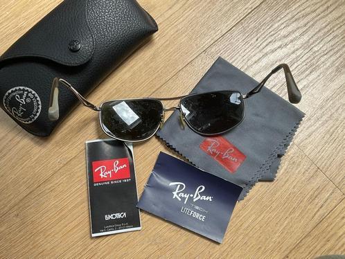 RayBan, Handtassen en Accessoires, Zonnebrillen en Brillen | Heren, Gebruikt, Zonnebril, Ray-Ban, Grijs, Ophalen of Verzenden