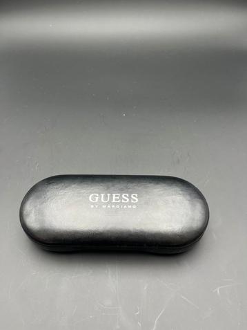 Étui Guess beschikbaar voor biedingen