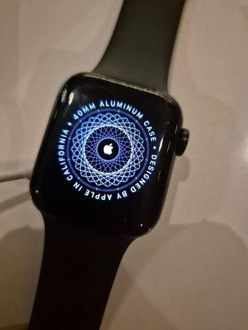 Apple Watch SE (2e generatie) 40mm beschikbaar voor biedingen