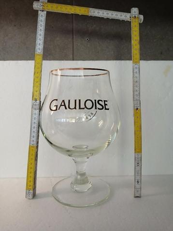 Glas op statief LA GAULOISE van 3 liters van Brie du Bocq to beschikbaar voor biedingen