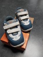 Nike sneakers met velcro maat 3,5/19  - 10 cm, Ophalen, Zo goed als nieuw