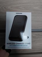 Samsung Wireless Charger Stand EP-N5200, Telecommunicatie, Mobiele telefoons | Telefoon-opladers, Nieuw, Samsung, Ophalen