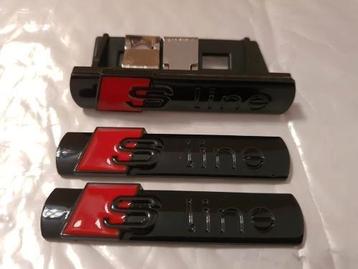 Set van 3 Audi SLine spatbord+grill logos>chroom/glans zwart beschikbaar voor biedingen