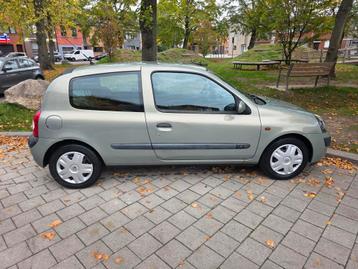 Renault clio AUTOMAAT 1.4 benzine bouwj km 110.000 beschikbaar voor biedingen