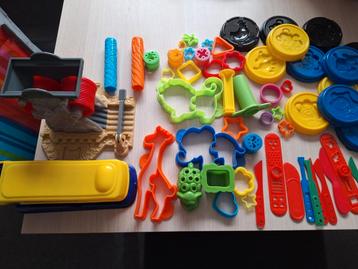 Boetseerklei vormen beschikbaar voor biedingen