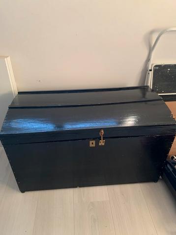 Zwarte opbergkist, Huis en Inrichting, Woonaccessoires | Kisten, Ophalen of Verzenden, Gebruikt, Overige houtsoorten