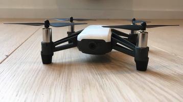 Drone Tello comme neuf - full accessoires 