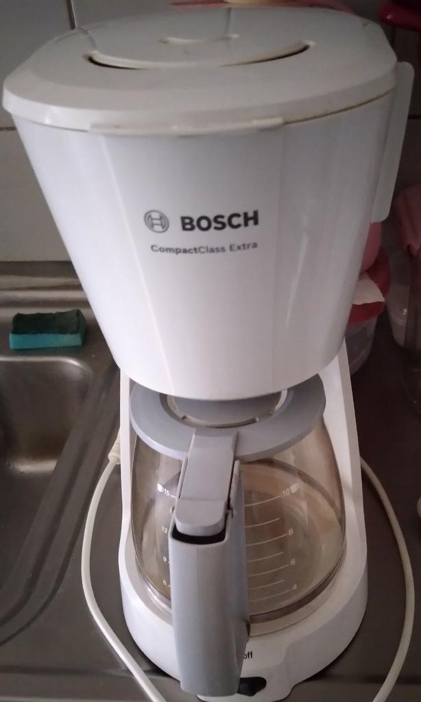 Witte 'Bosch' koffiemachine, Elektronische apparatuur, Koffiezetapparaten, Zo goed als nieuw, Gemalen koffie, Koffiemachine, 10 kopjes of meer