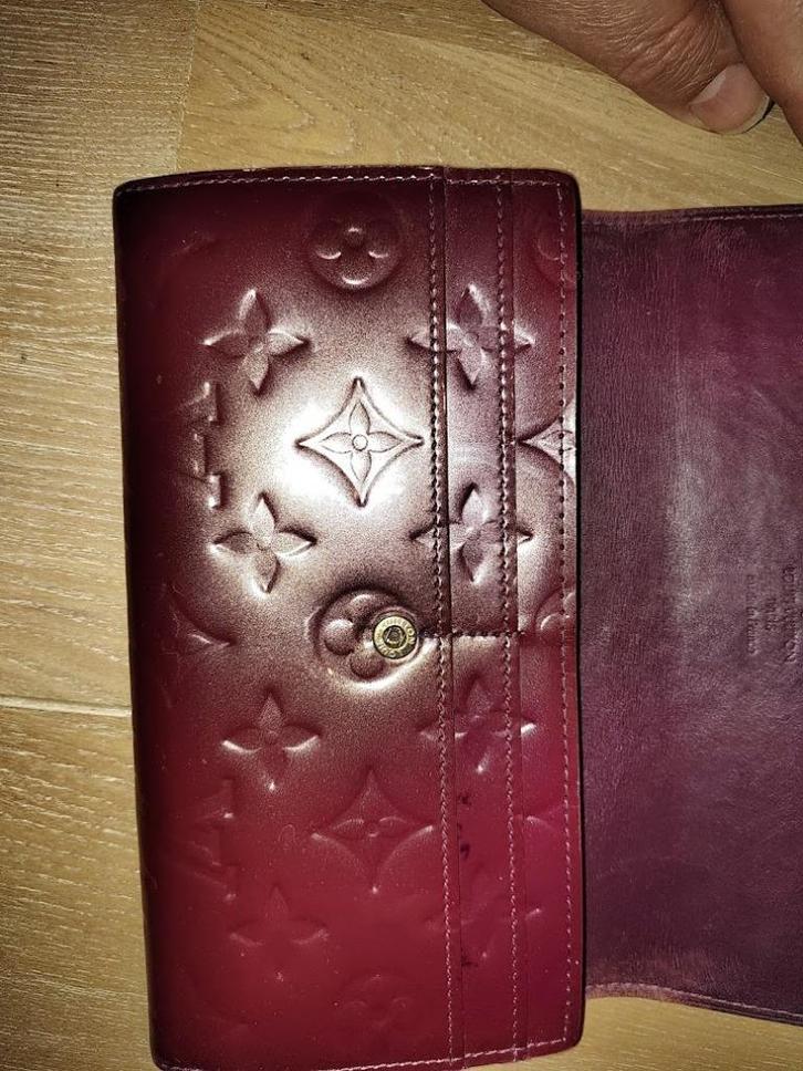 Louis Vuitton Vernis Rouge wallet, Handtassen en Accessoires, Portemonnees, Gebruikt, Overige merken, Rood, Leder, Verzenden