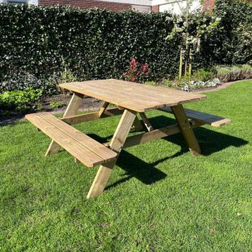 Tables de pique-nique neuves imprégnées de 150 cm disponible aux enchères