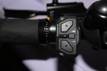 fietscomputer Shimano SC-EN610 mét houder én bekrachtiging beschikbaar voor biedingen