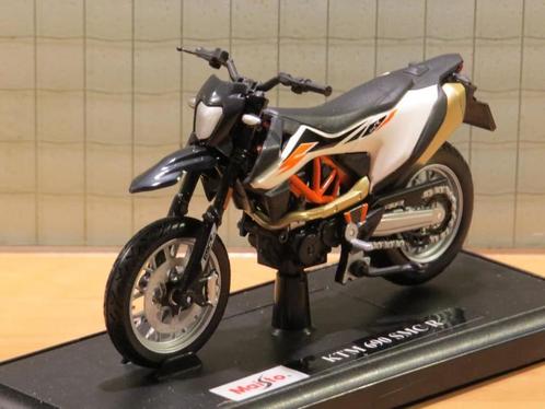 KTM 690 SMC R supermotard 1:18, Hobby en Vrije tijd, Modelauto's | 1:18, Nieuw, Motor, Welly, Ophalen of Verzenden