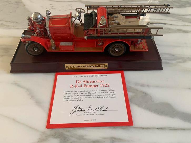 schaalmodel (1:32) van de 1922 Ahrens-Fox R-K-4 Pumper., Hobby en Vrije tijd, Modelauto's | 1:24, Zo goed als nieuw, Ophalen of Verzenden