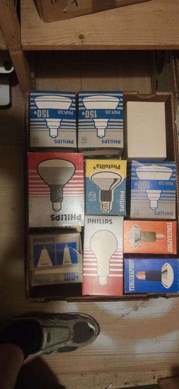 osram, Philips, grand lot d ampoules a soquet beschikbaar voor biedingen