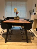 Houten tafel met de stoelen, Huis en Inrichting, Ophalen, Zo goed als nieuw