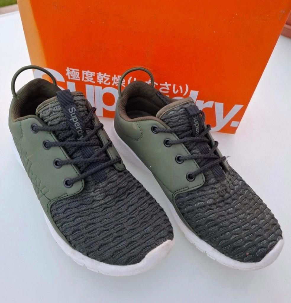 Baskets runner Superdry 37 kaki, Sports & Fitness, Enlèvement ou Envoi, Comme neuf, Autres sports, Chaussures de course à pied