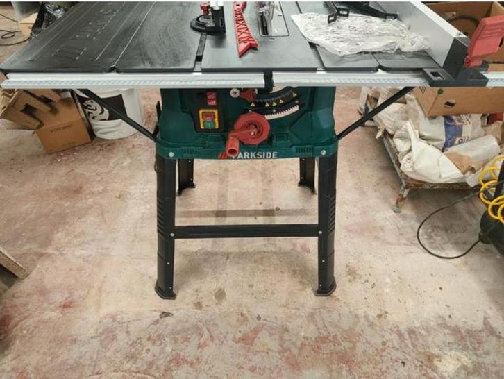 Table de sciage Parkside neuve, Bricolage & Construction, Outillage | Scies mécaniques, Neuf, 1200 watts ou plus, Enlèvement